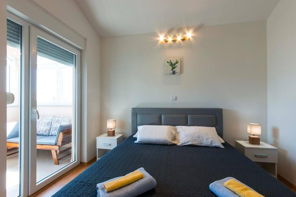 Cozy Apartment With Private Parking Medulin Exterior photo